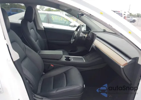 2022 Tesla Model Y Long Range Dual Motor All-Wheel Drive z USA, uszkodzony, nr VIN 7SAYGDEE6NF434428